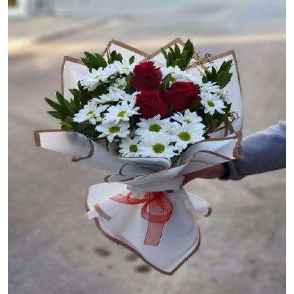 3 Gül Ve Papatya