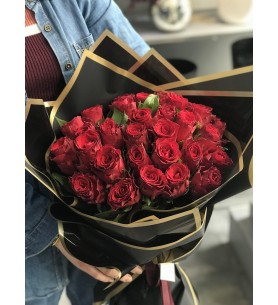 Kucak Dolusu 50 Kırmızı Gül