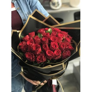 Kucak Dolusu 50 Kırmızı Gül
